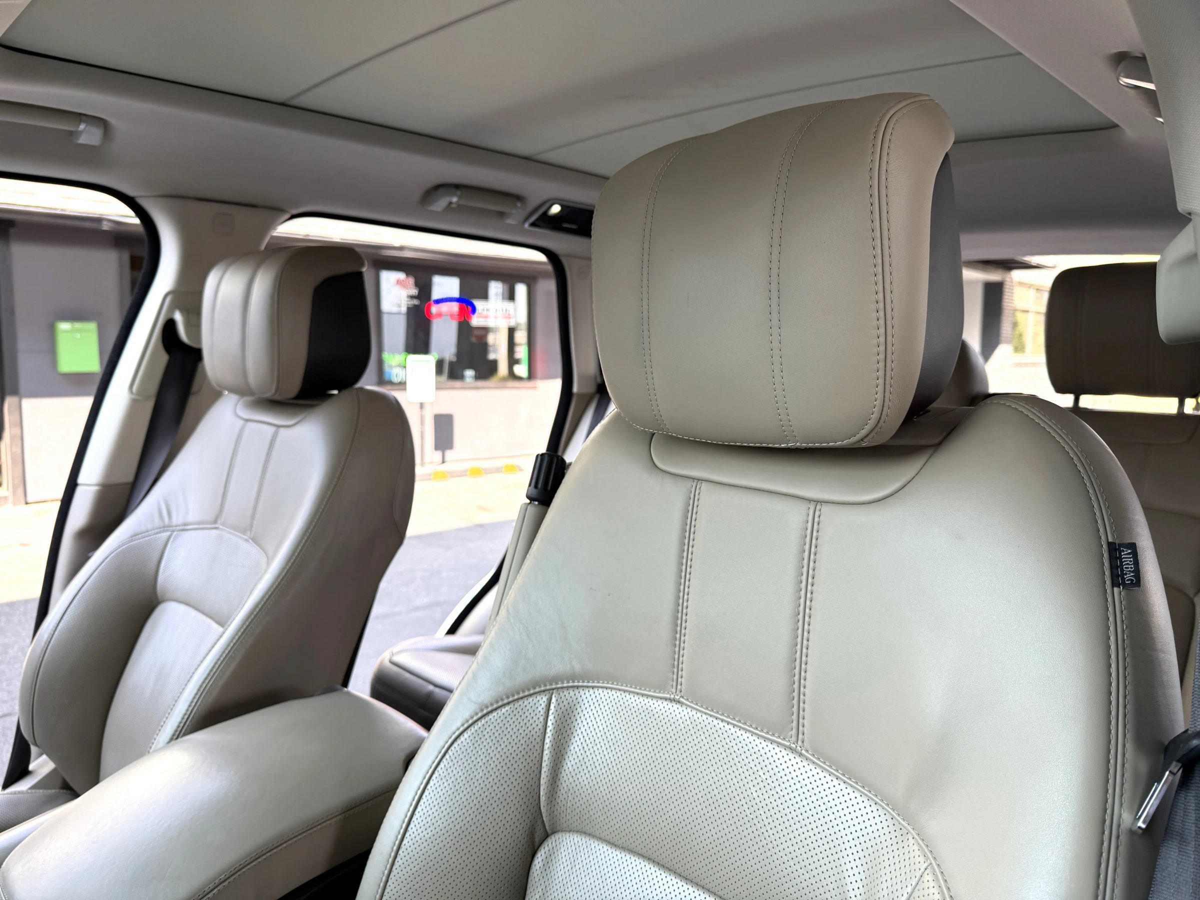 Used 2018 Land Rover Range Rover Supercharged AWD/4WD image 11