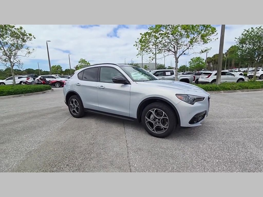 New 2025 Alfa Romeo Stelvio Sprint AWD/4WD image 41