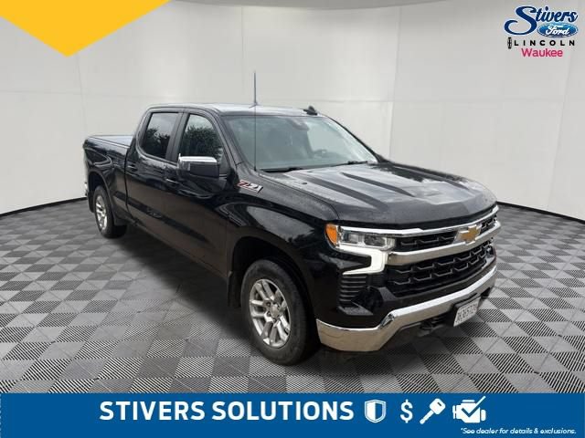Used 2023 Chevrolet Silverado 1500 LT AWD/4WD image 3