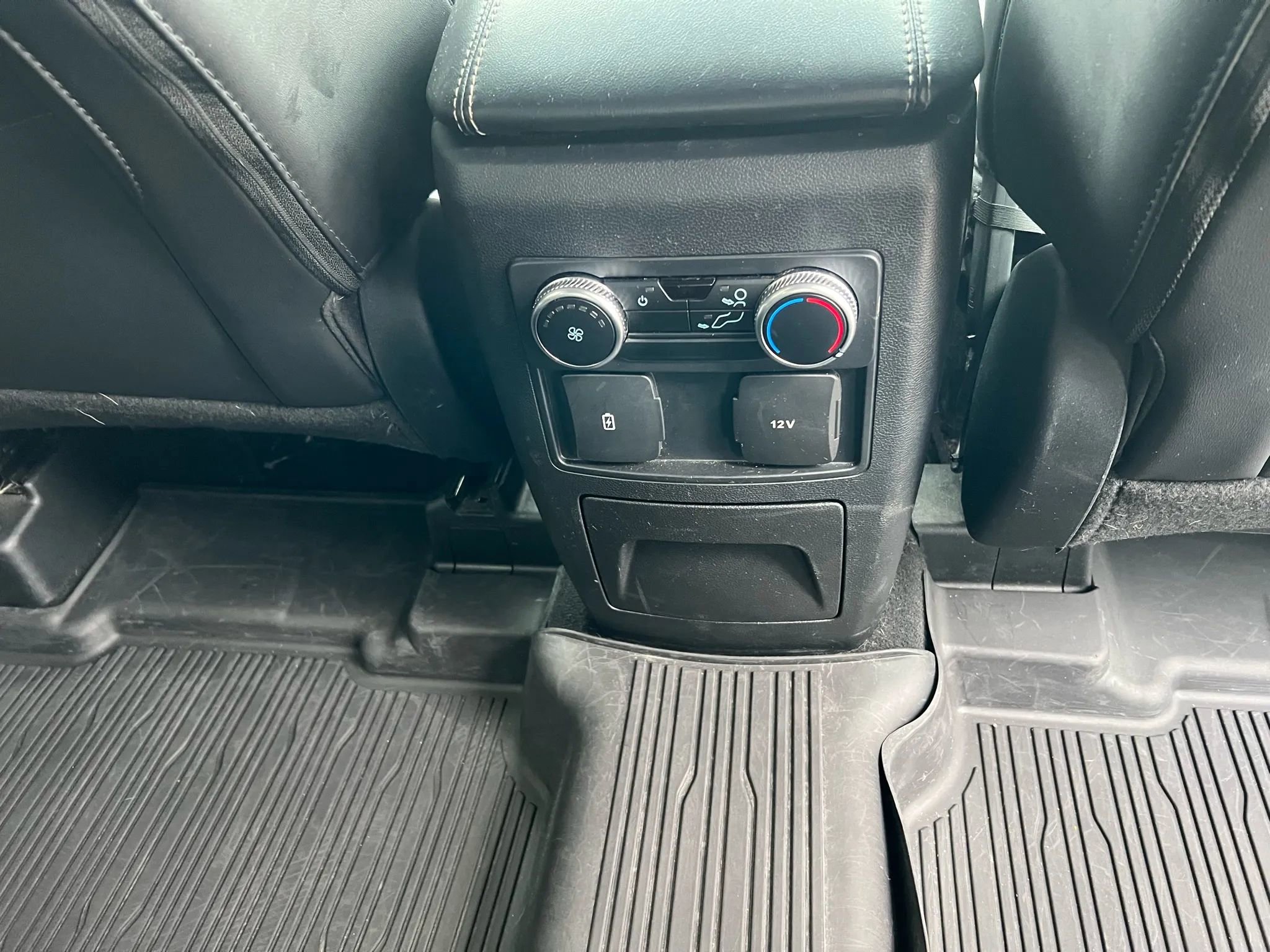 Used 2023 Ford Explorer XLT w/ Equipment Group 202A image 29