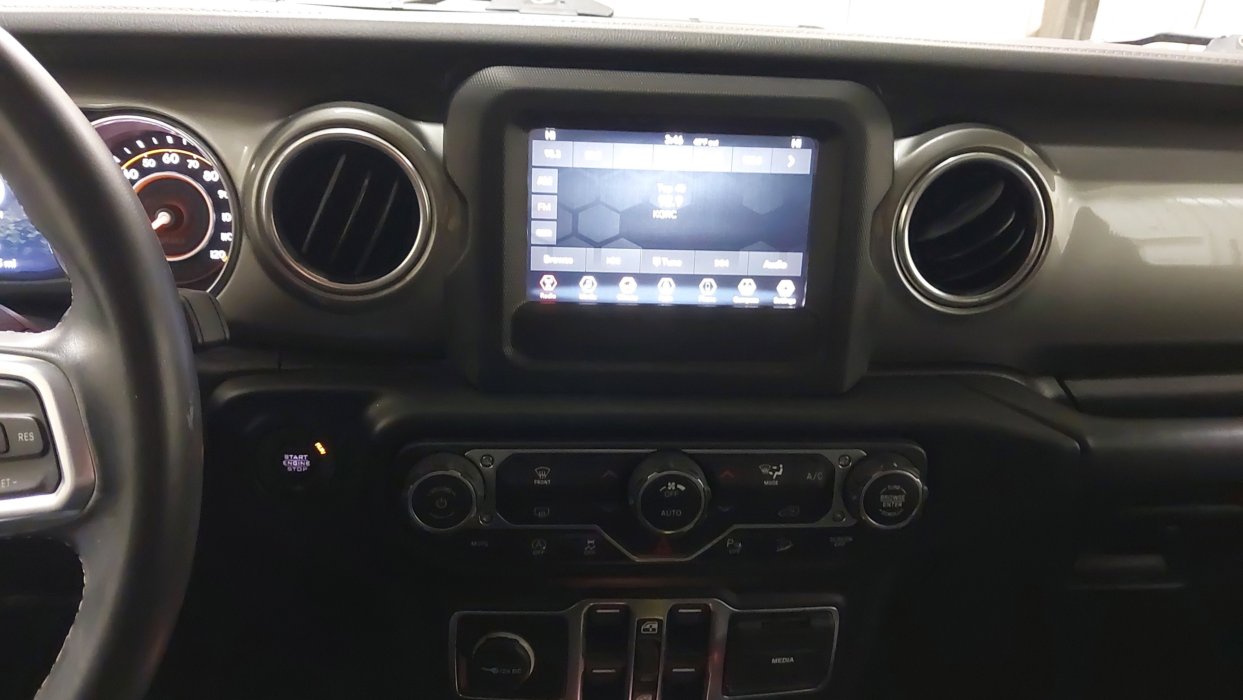 Used 2019 Jeep Wrangler Unlimited Sahara w/ Safety Group AWD/4WD image 20