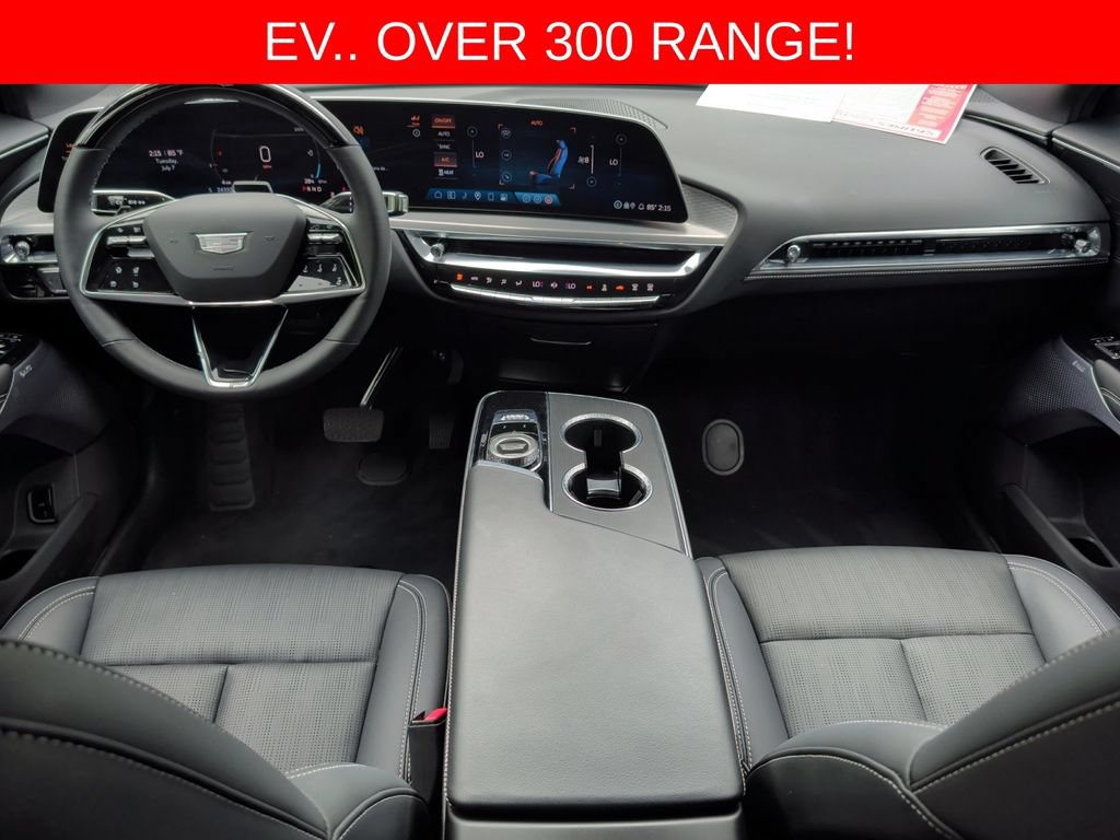 Used 2024 Cadillac Lyriq Luxury AWD/4WD image 18