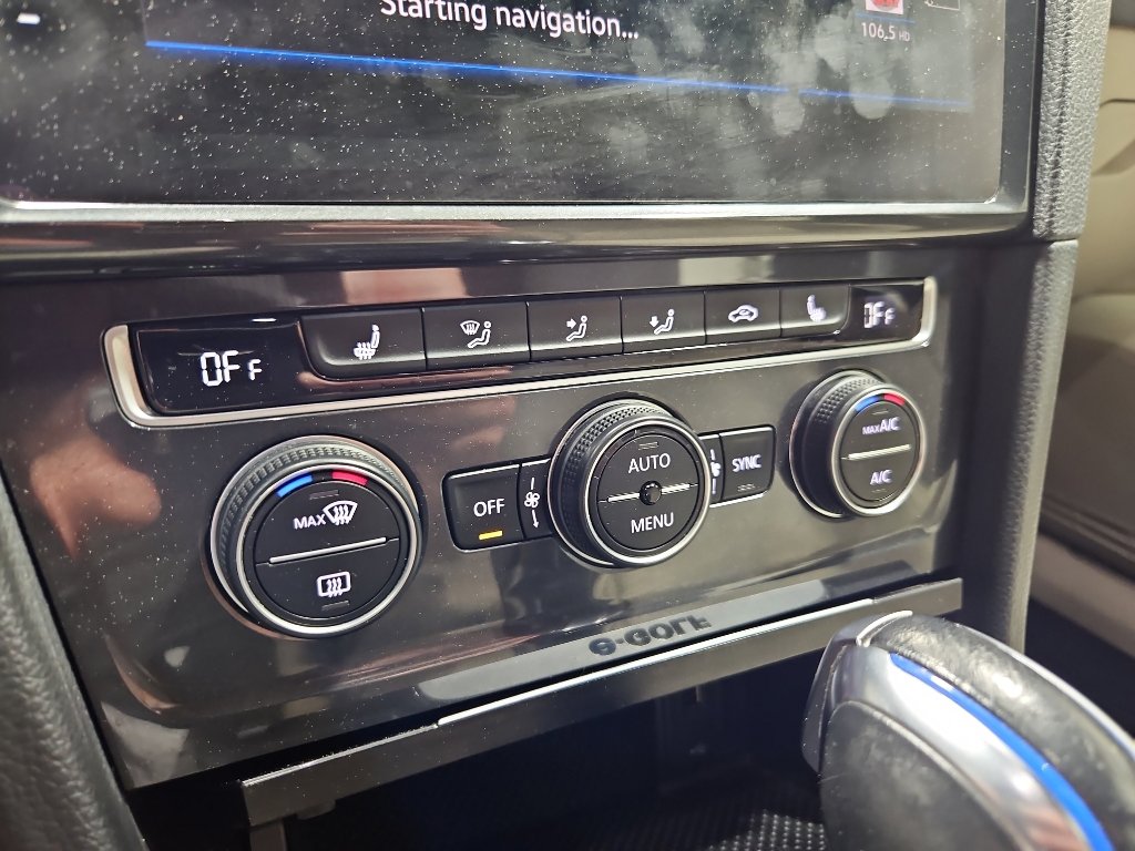 Used 2019 Volkswagen e-Golf SEL Premium image 12