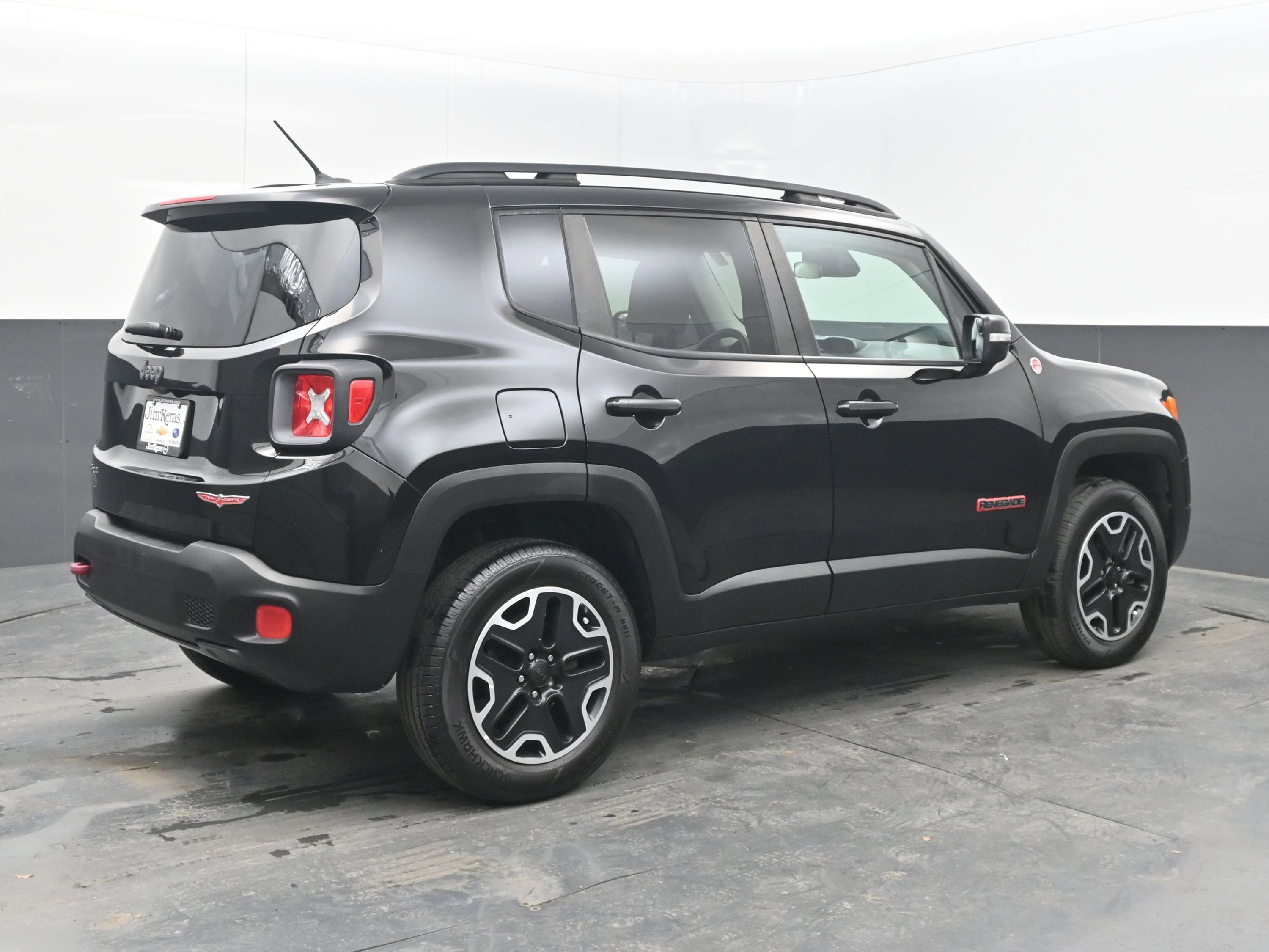 Used 2017 Jeep Renegade Trailhawk image 8