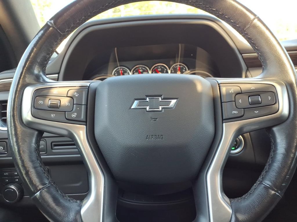 Used 2021 Chevrolet Tahoe Z71 w/ Luxury Package AWD/4WD image 37