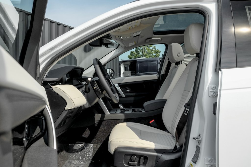 Used 2025 Land Rover Discovery Sport S AWD/4WD image 7