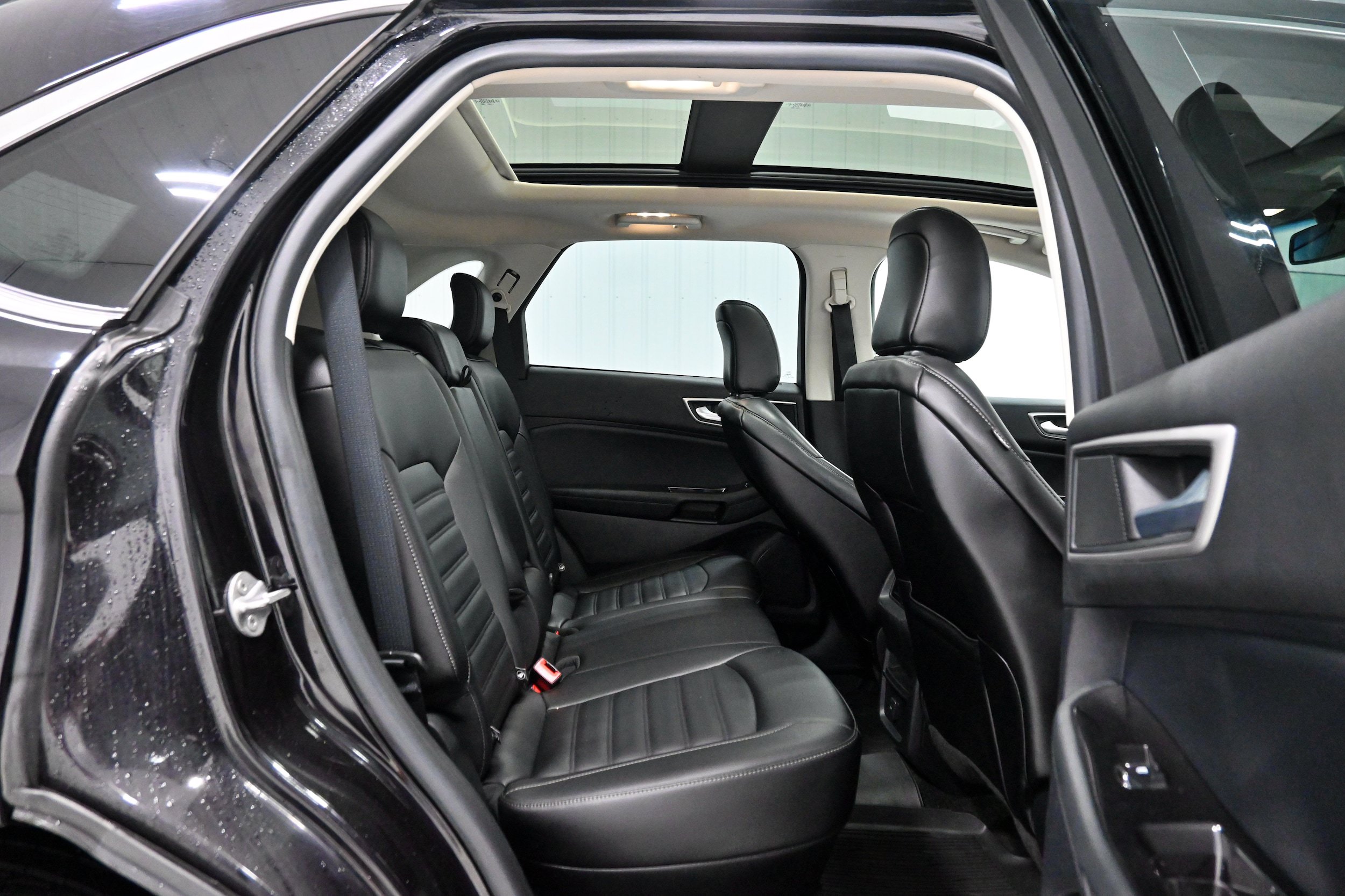 Used 2020 Ford Edge SEL w/ Cold Weather Package AWD/4WD image 31