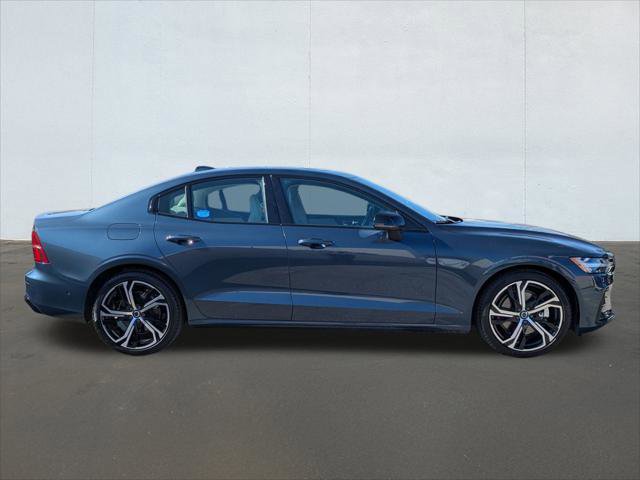 Used 2024 Volvo S60 B5 Plus w/ Climate Package image 6