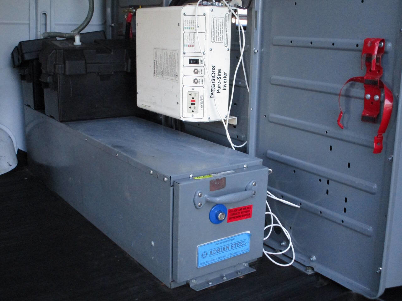 Used 2010 Chevrolet Express 2500 image 18