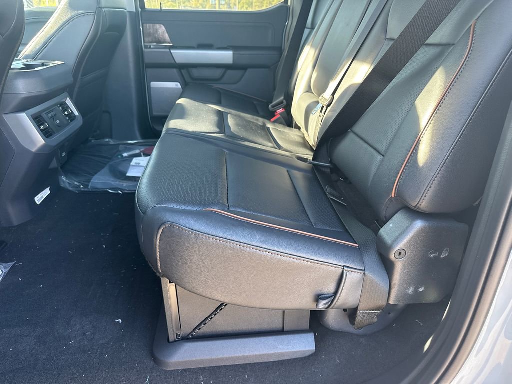 New 2026 Ford F250 Lariat w/ Black Appearance Package image 19