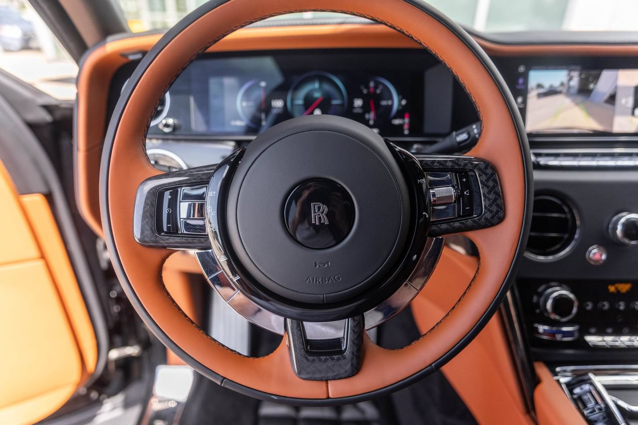 Certified 2025 Rolls-Royce Cullinan Black Badge w/ Leather Finishing Pack AWD/4WD image 23