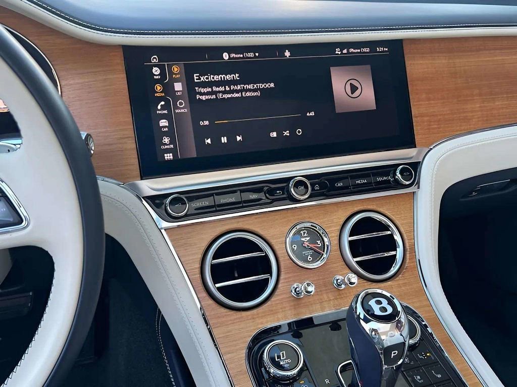 Used 2024 Bentley Continental GT image 29