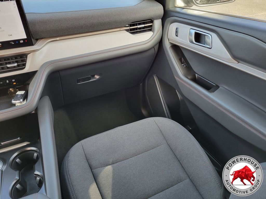 Certified 2025 Ford Explorer Active image 18