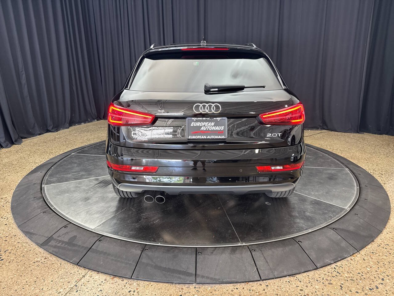 Used 2017 Audi Q3 2.0T Premium Plus w/ Premium Plus Package AWD/4WD image 5