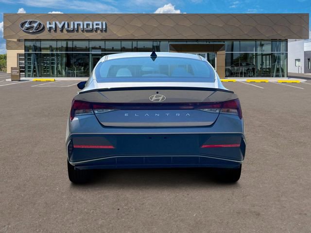 New 2025 Hyundai Elantra Sport image 7