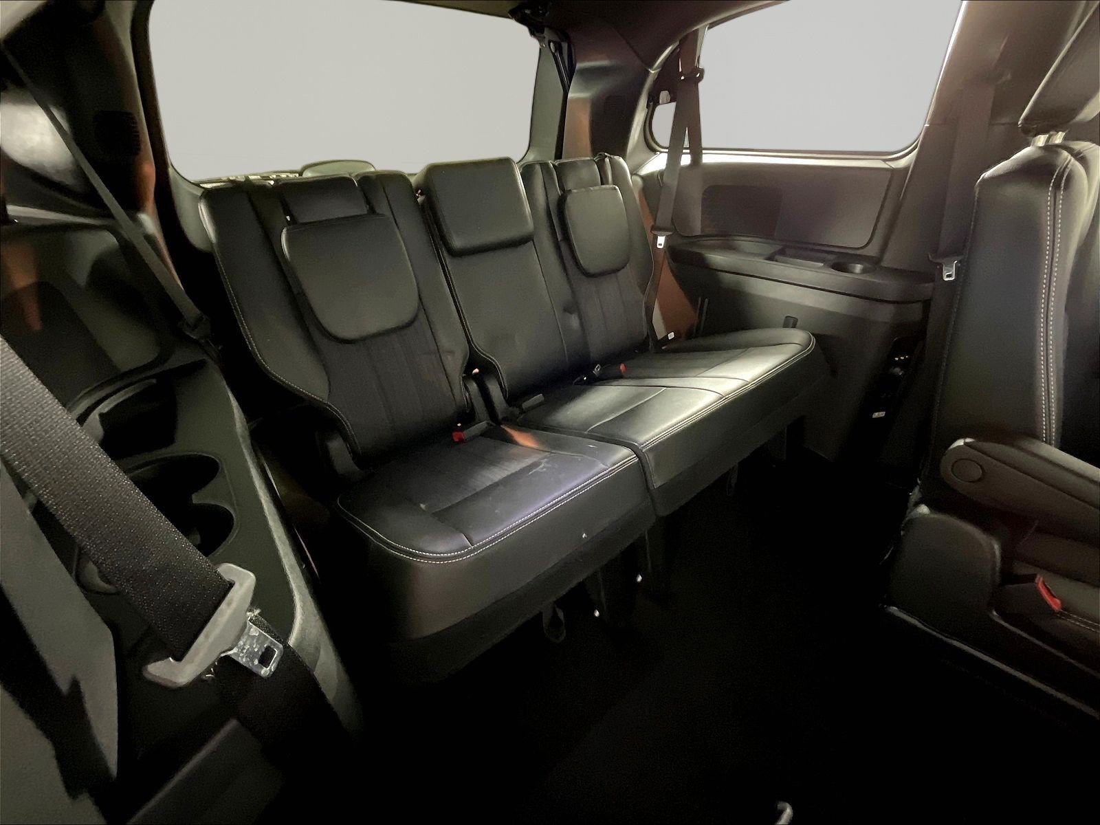 Used 2014 Chrysler Town & Country S FWD image 26