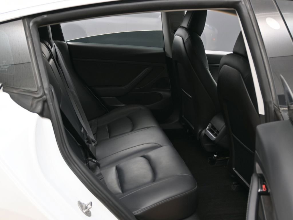 Used 2020 Tesla Model 3 Standard Range Plus image 32