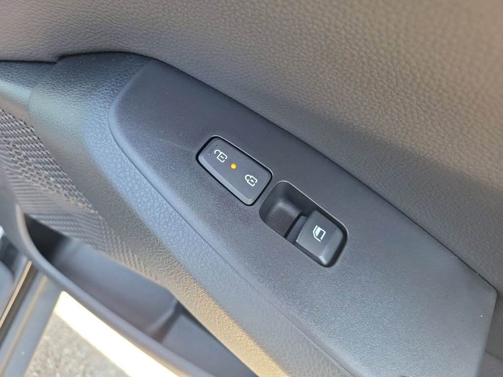 New 2026 Kia Seltos S FWD image 11