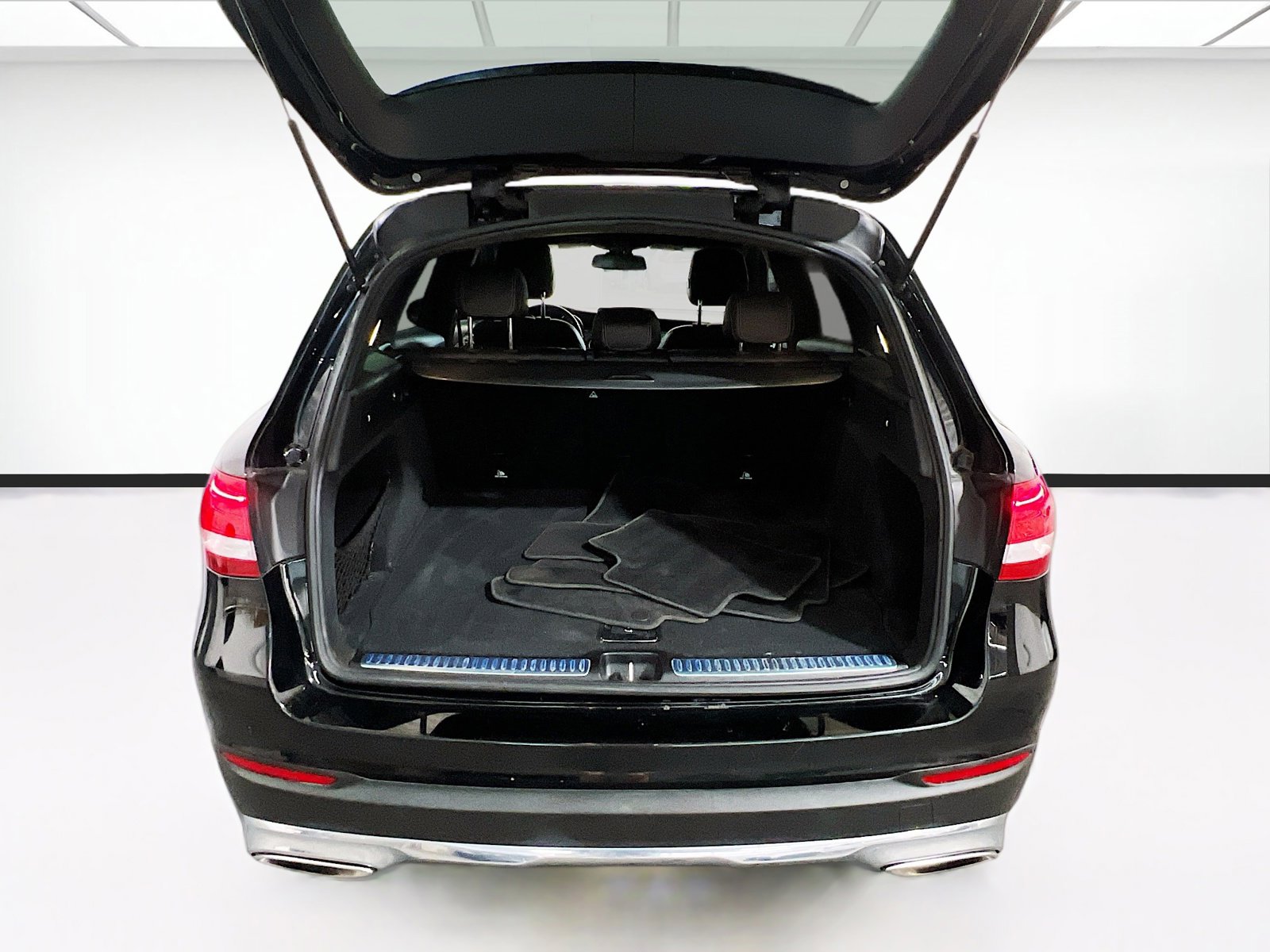 Used 2019 Mercedes-Benz GLC 300 4MATIC image 19