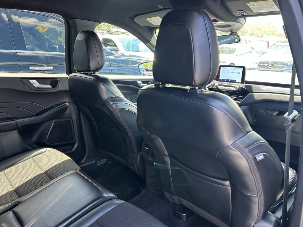 Used 2025 Ford Escape ST-Line Select AWD/4WD image 45