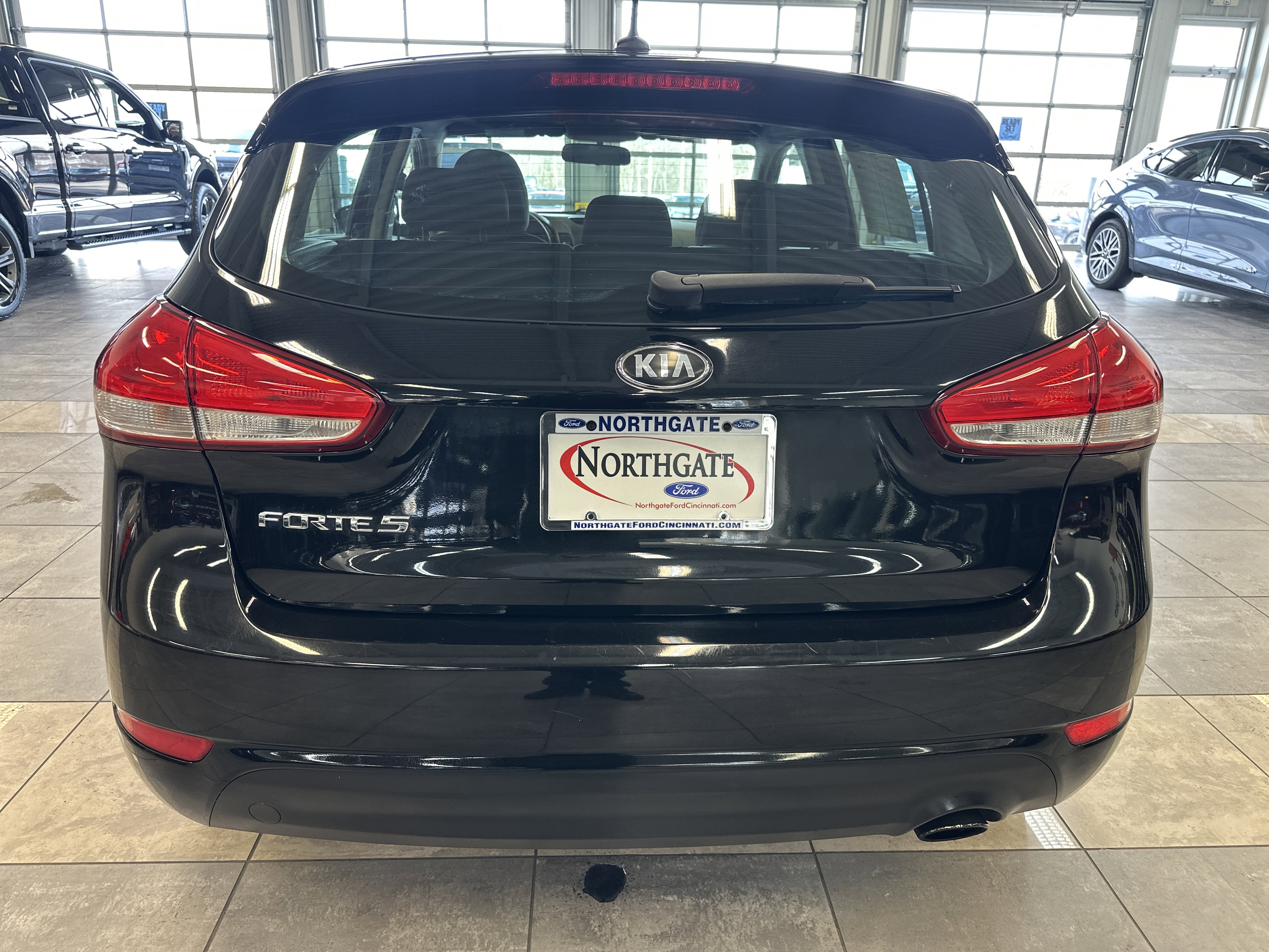 Used 2017 Kia Forte LX image 12