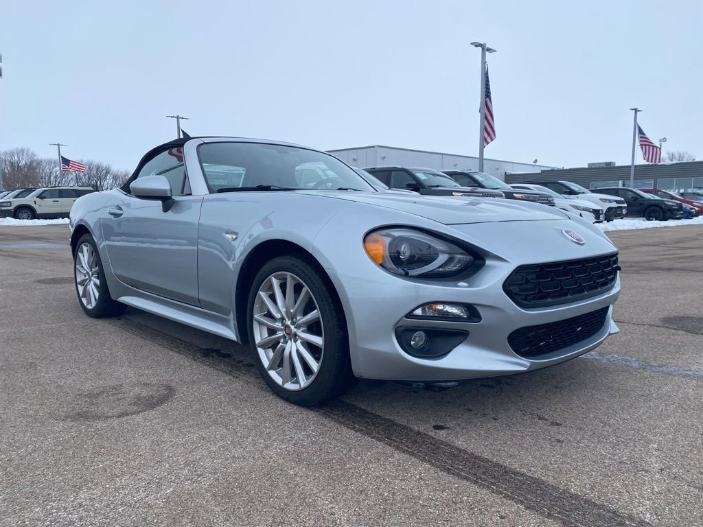 Used 2018 FIAT 124 Spider Lusso w/ Convenience Group image 3