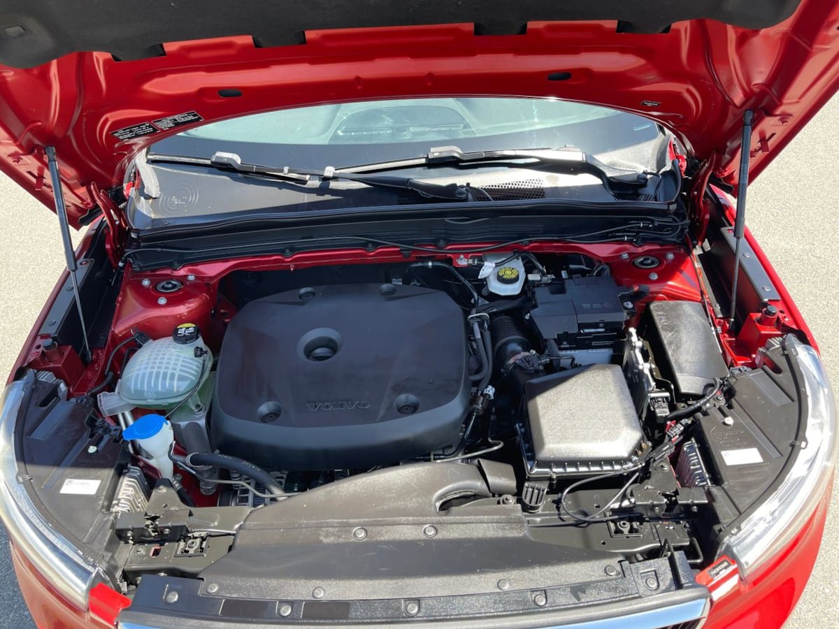 Used 2019 Volvo XC40 T4 Momentum FWD image 33