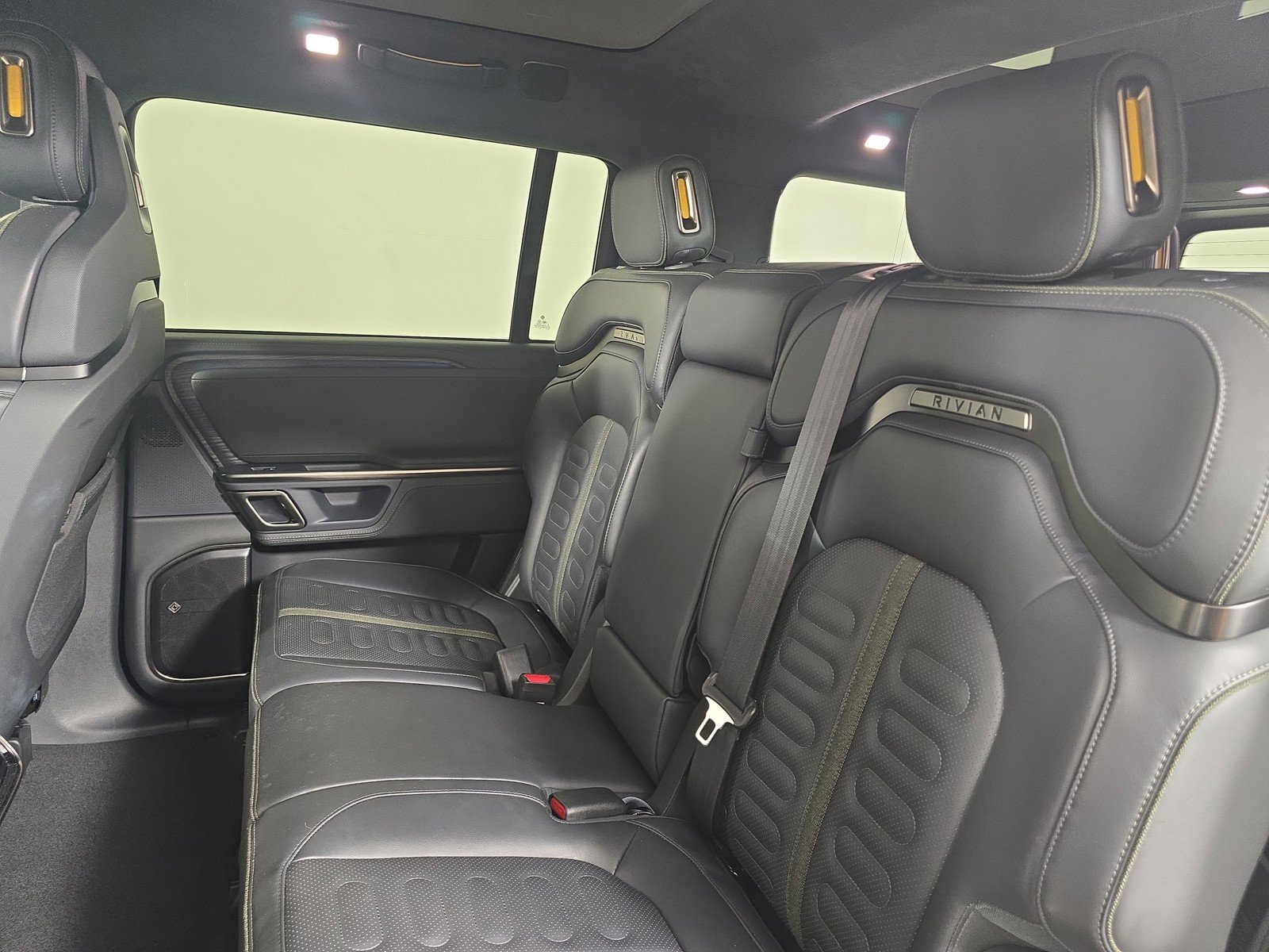 Used 2024 Rivian R1S Adventure AWD/4WD image 21