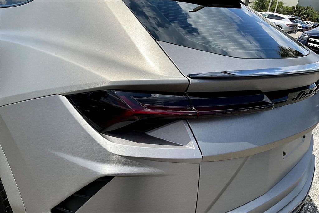 Used 2021 Lamborghini Urus AWD/4WD image 23