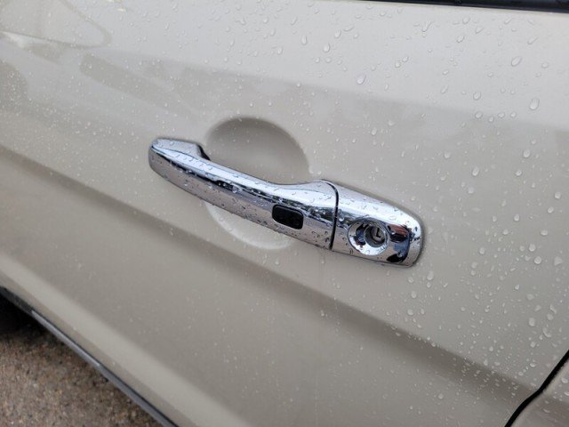 Used 2018 Ford Explorer Limited image 5