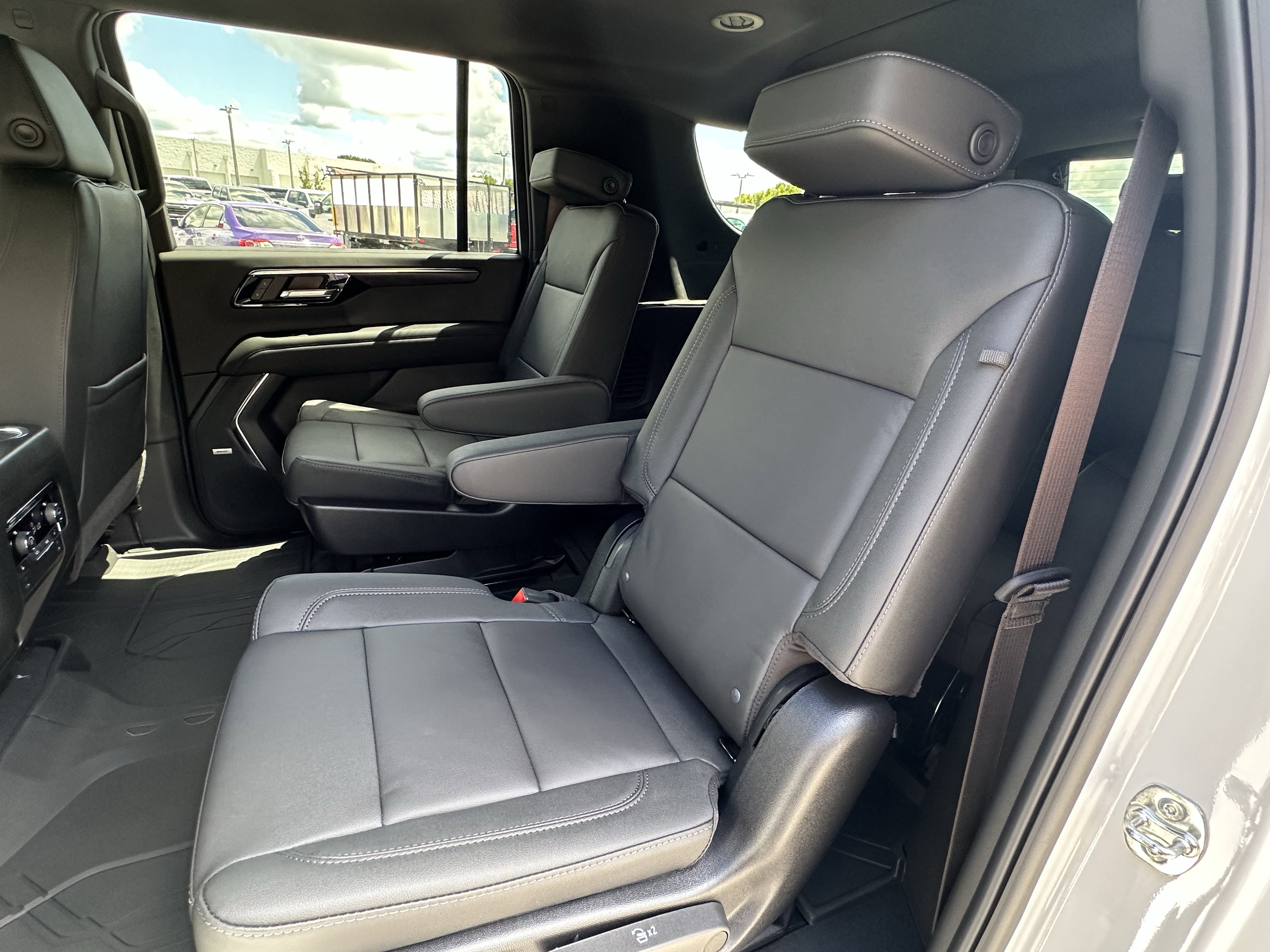 New 2026 Chevrolet Suburban LT w/ Comfort Package image 37