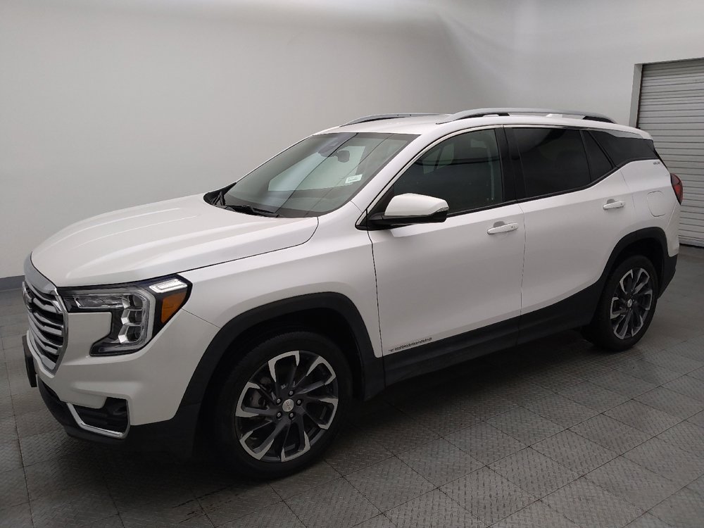 Used 2024 GMC Terrain SLT w/ LPO, Floor Liner Package image 2