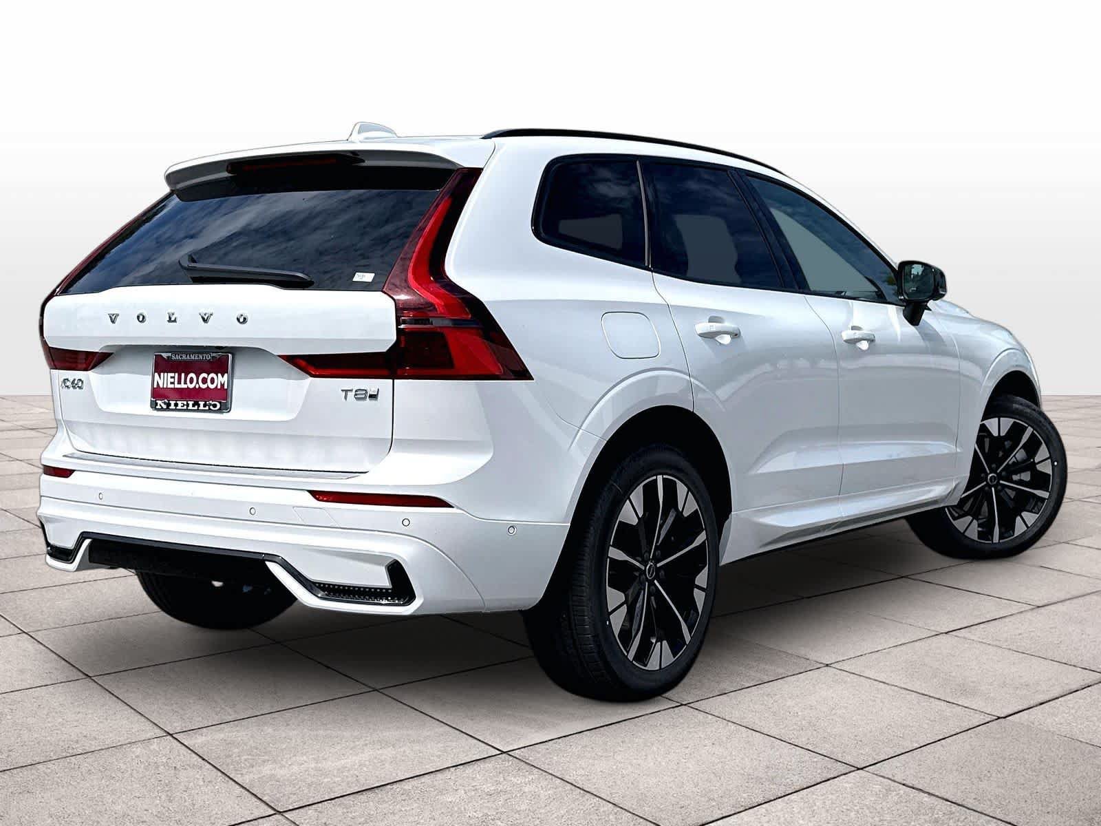 New 2026 Volvo XC60 T8 Plus AWD/4WD image 4