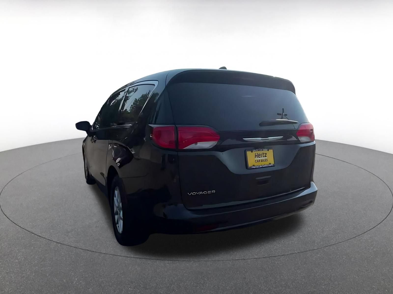 Used 2024 Chrysler Voyager LX FWD image 10