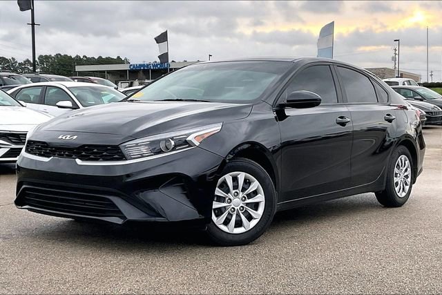Used 2024 Kia Forte LX image 2