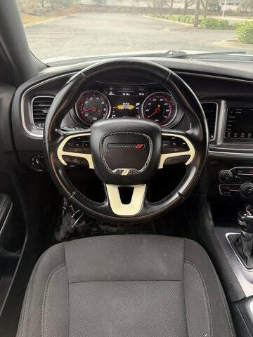 Used 2018 Dodge Charger SXT image 14