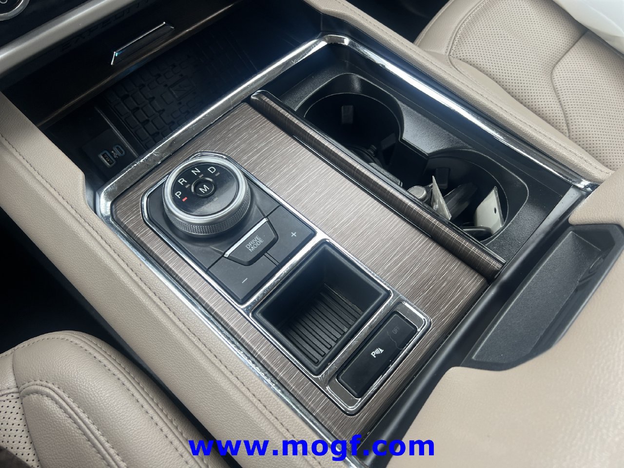 Used 2024 Ford Expedition Limited RWD image 13