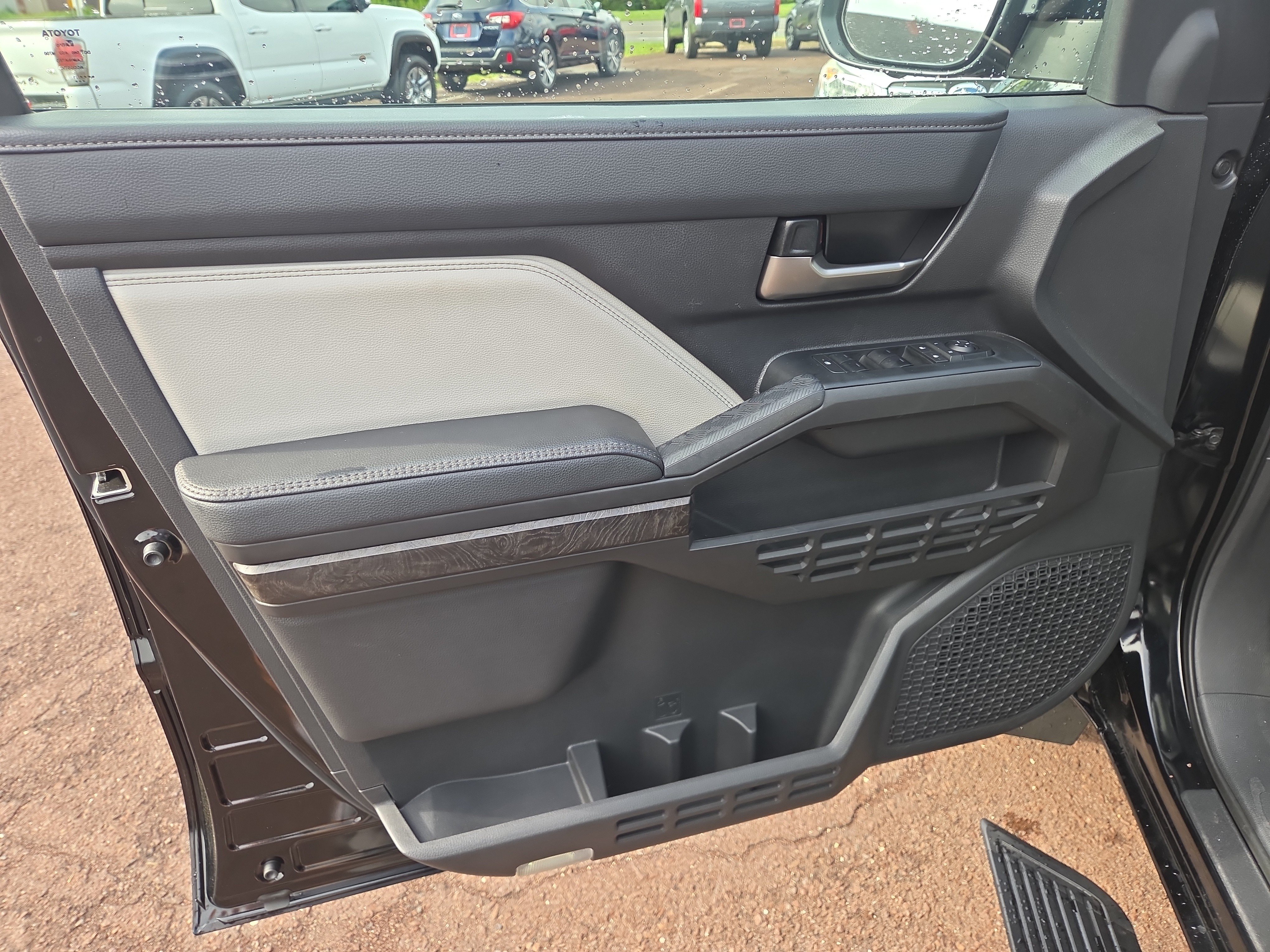 Certified 2025 Toyota Tacoma Limited AWD/4WD image 14