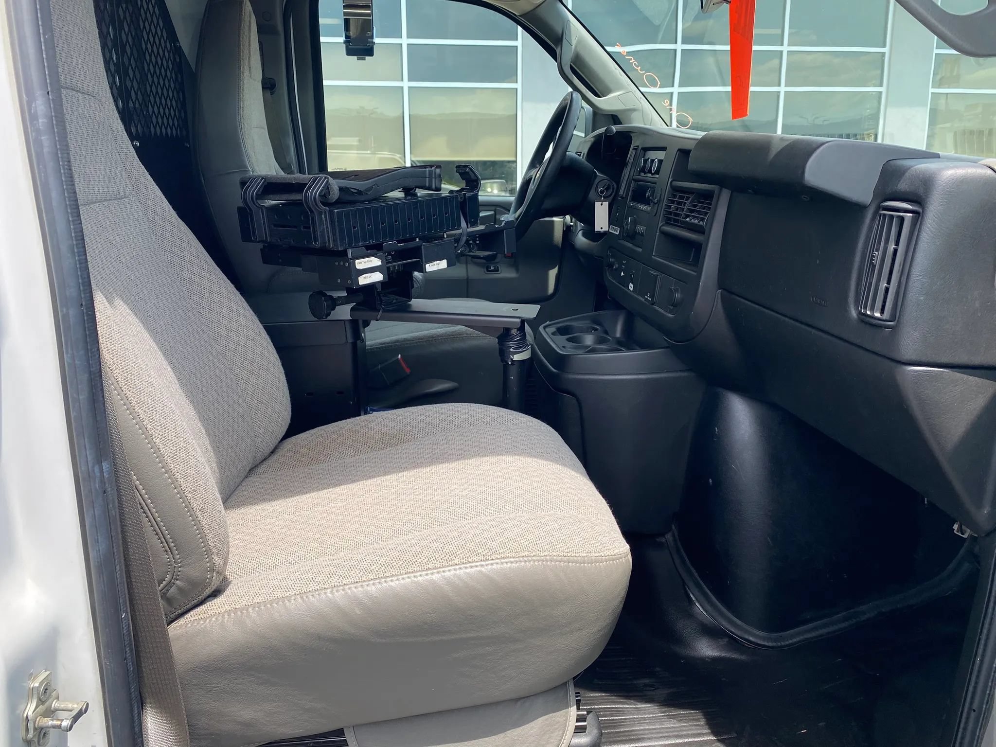 Used 2016 Chevrolet Express 2500 RWD image 19