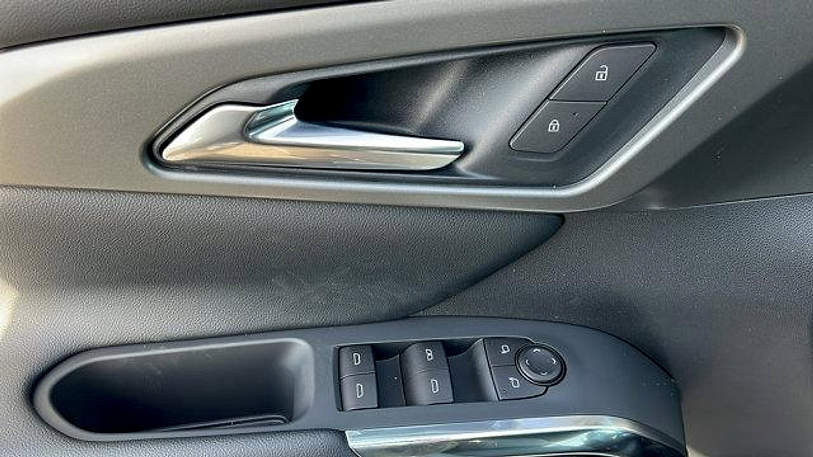 New 2026 Chevrolet Traverse LT w/ Midnight/Sport Edition image 17