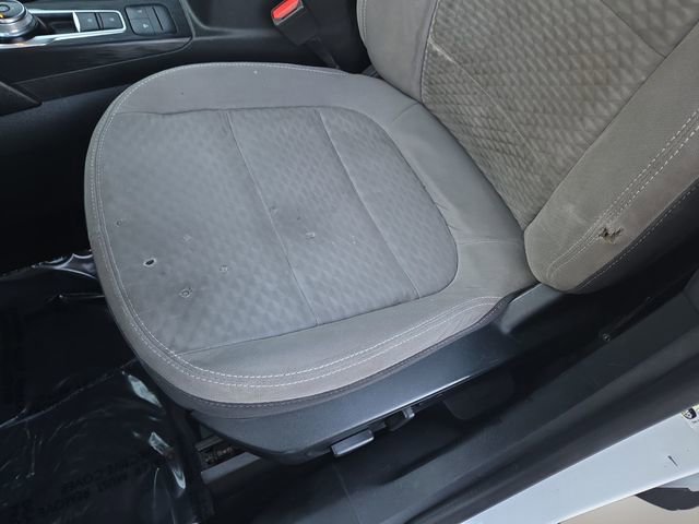 Used 2021 Ford Escape SE w/ SE Sport Appearance Package image 28