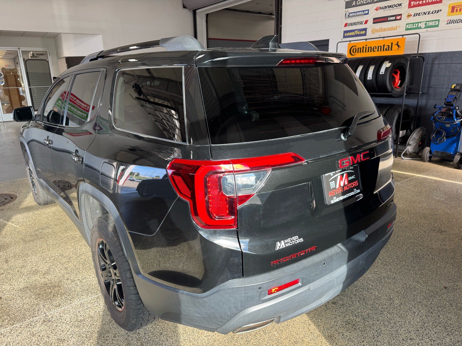 Used 2021 GMC Acadia AT4 w/ Trailering Package AWD/4WD image 7
