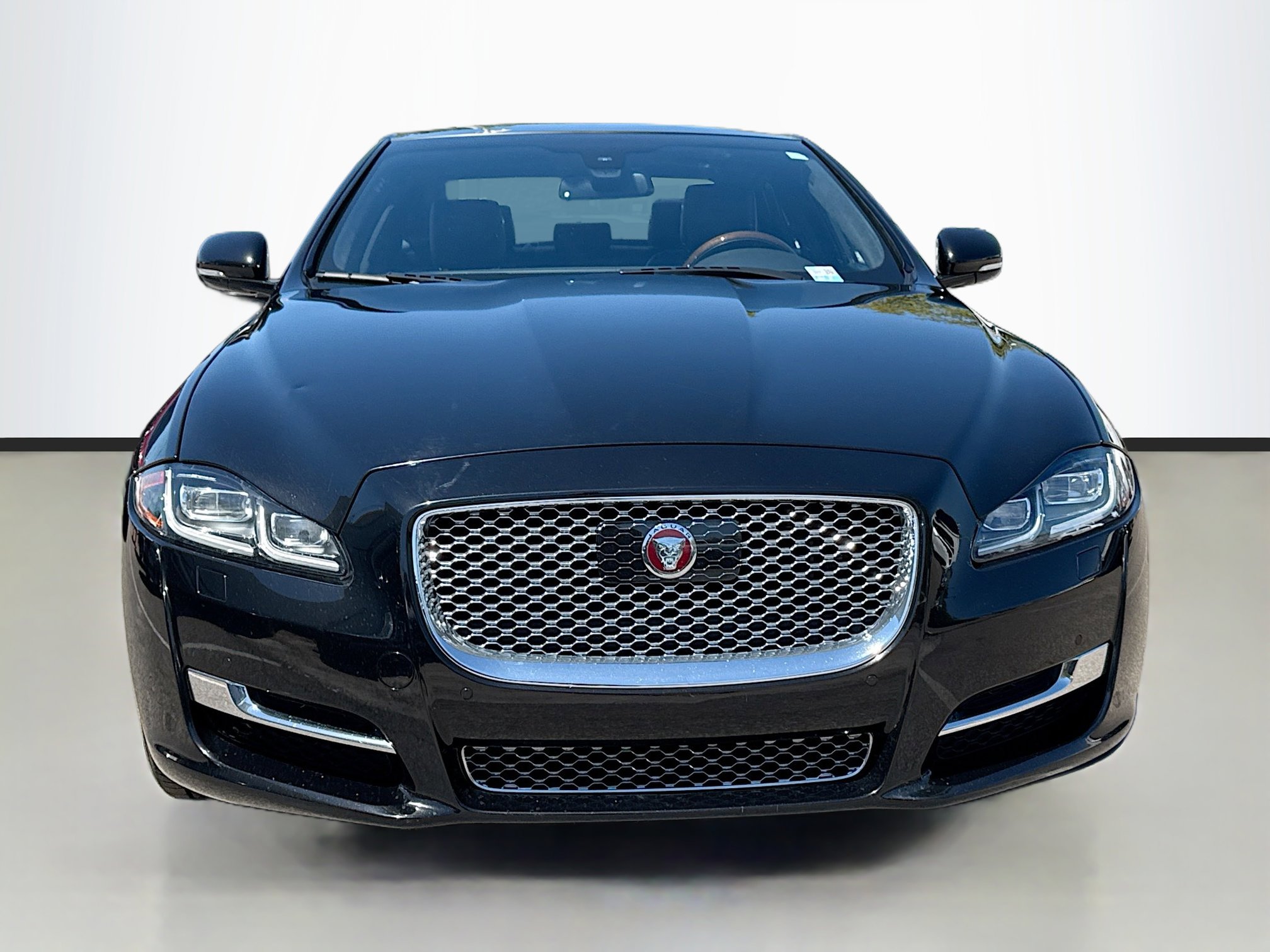 Used 2017 Jaguar XJ L Portfolio image 8