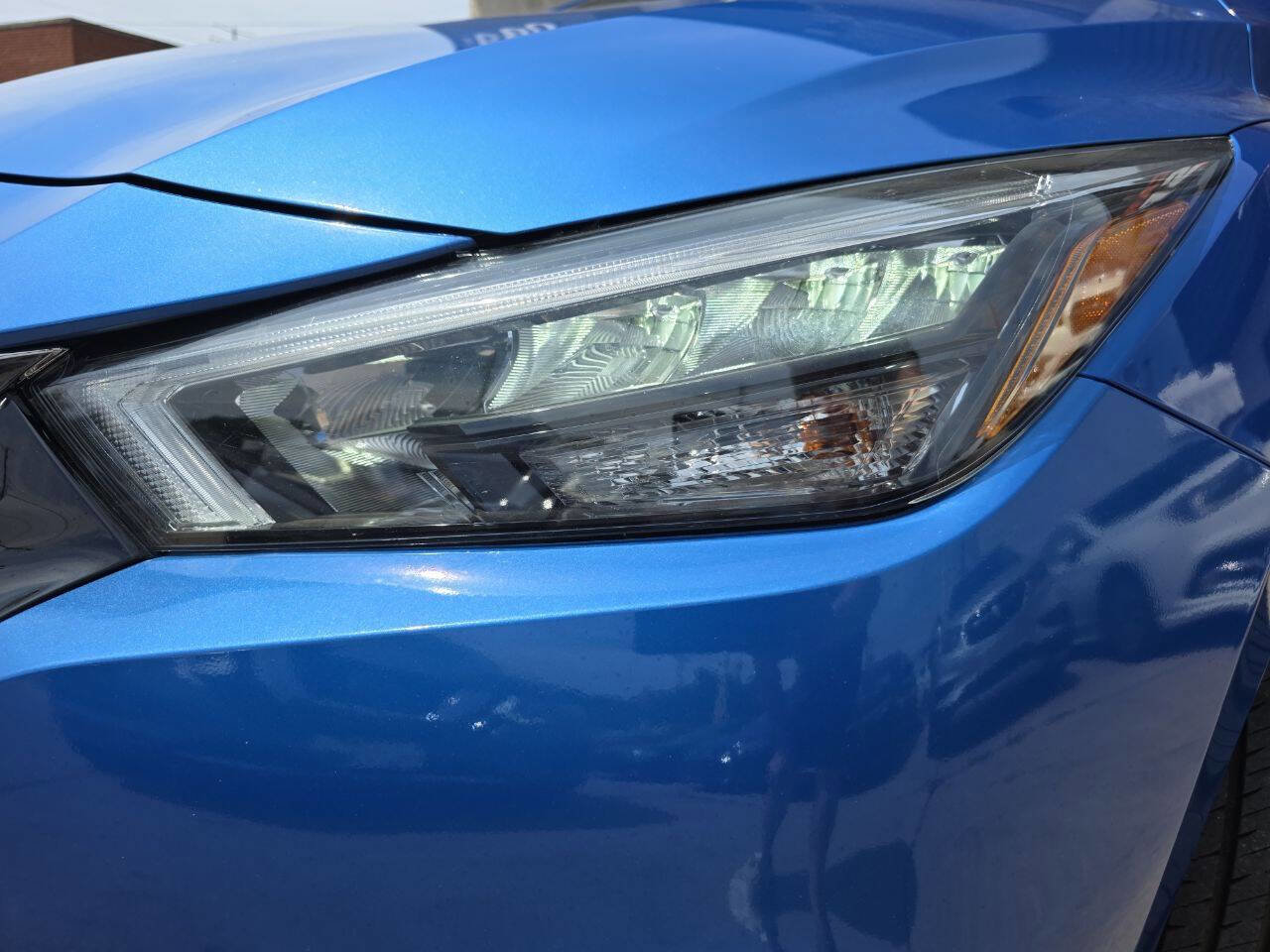 Used 2021 Nissan Versa SR w/ Convenience Package image 18