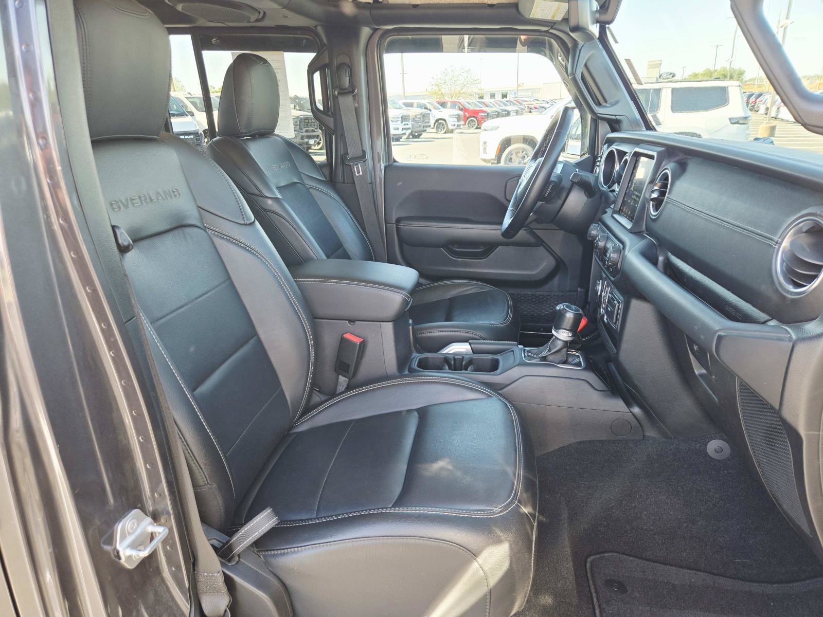 Used 2020 Jeep Gladiator Overland w/ Popular Equipment Package AWD/4WD image 17
