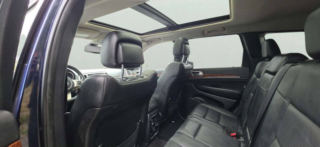 Used 2013 Jeep Grand Cherokee Limited w/ Luxury Group II AWD/4WD image 8