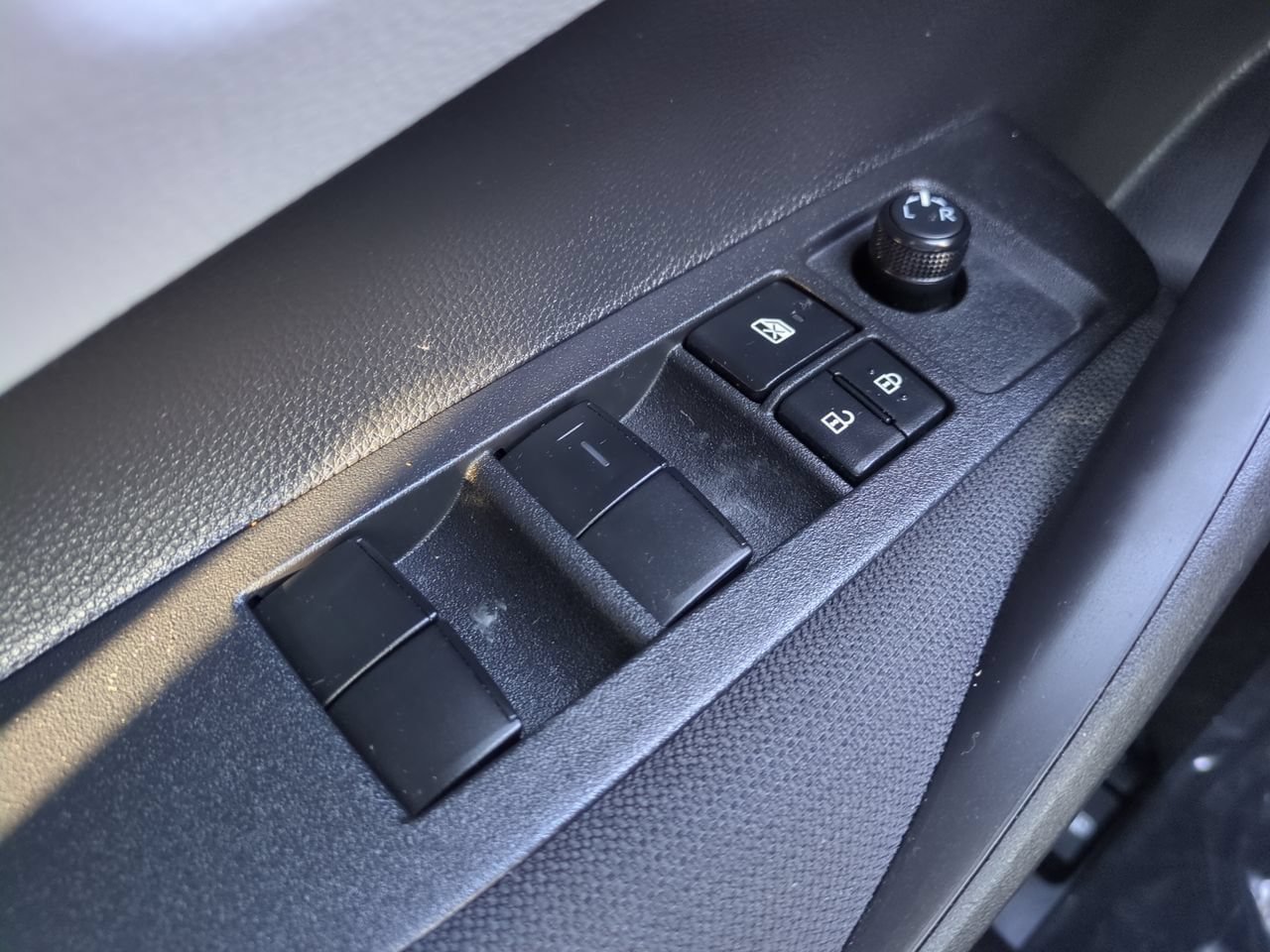 Used 2026 Toyota Corolla SE FWD image 21