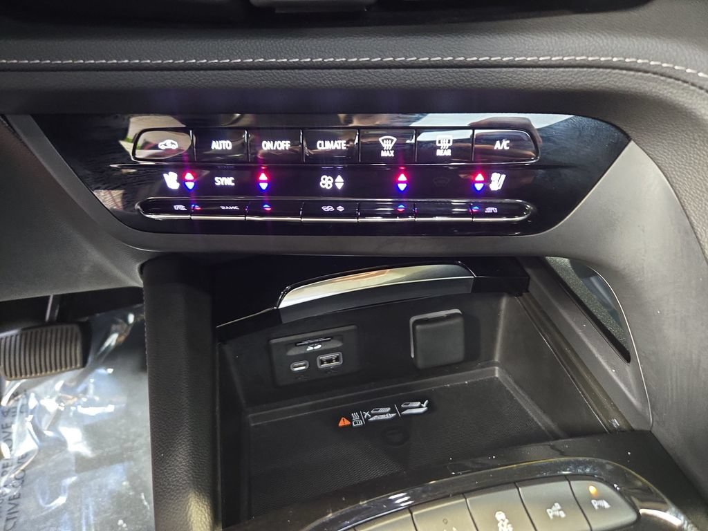 Used 2023 Buick Envision Avenir AWD/4WD image 24