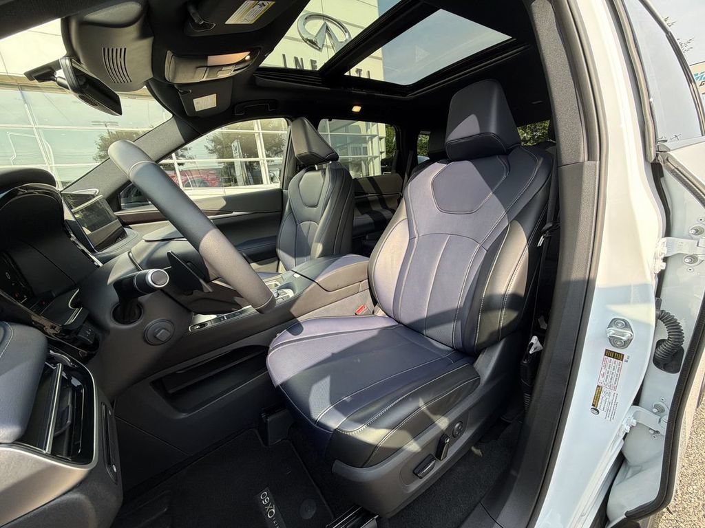 Certified 2026 INFINITI QX60 Sport w/ Dark Cargo Package AWD/4WD image 15