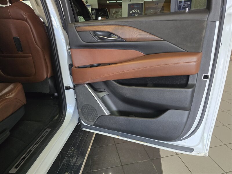 Used 2016 Cadillac Escalade ESV Premium AWD/4WD image 18